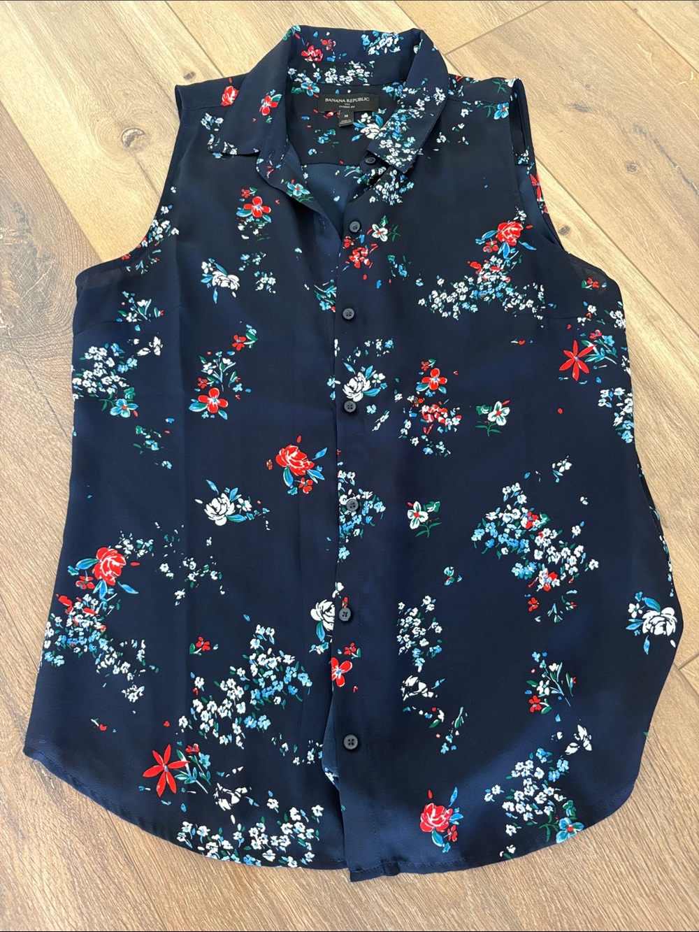 Banana Republic Navy Sleeveless Floral Button-Down Top